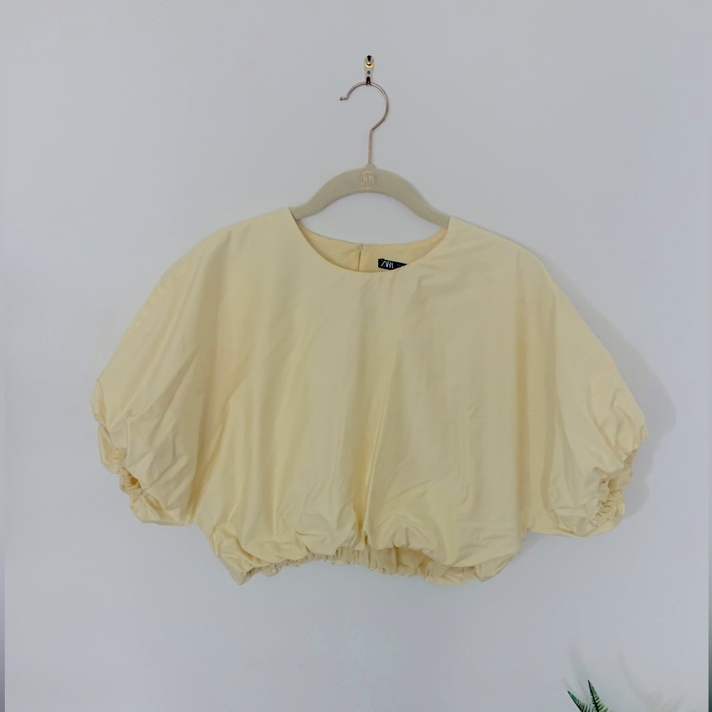 Zara Bubble Hem Crop in a Pale Yellow